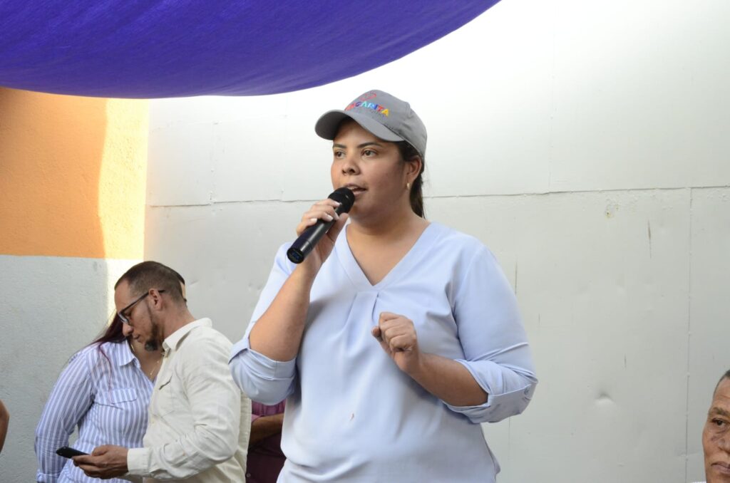 Diasmiry Elizabeth Rosa: Dice que el País necesita a Margarita Cedeño una persona comprometida con el pueblo.