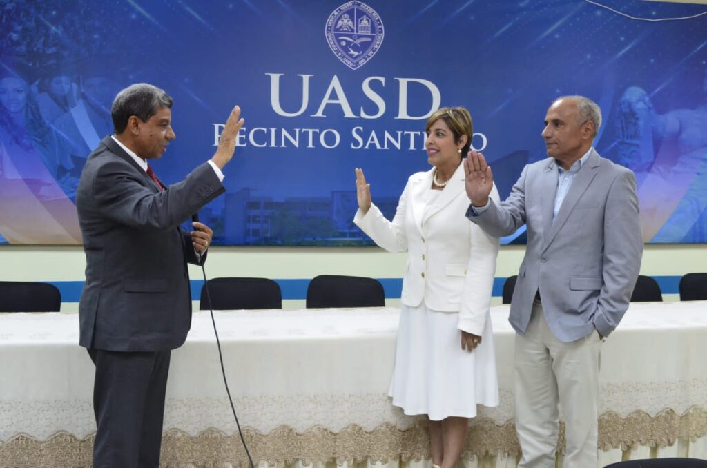 Director Juan Arias juranmenta suddirectores y anuncia plan para gestionar construcción segunda etapa de la UASD Santiago