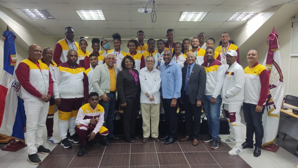 UNEV reconoce sus atletas que participaron en Juegos Bolivarianos