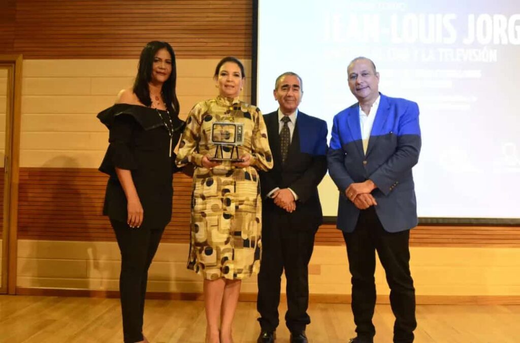 Gremios rinden homenaje al cineasta y productor de TV Jean Louis Jorge