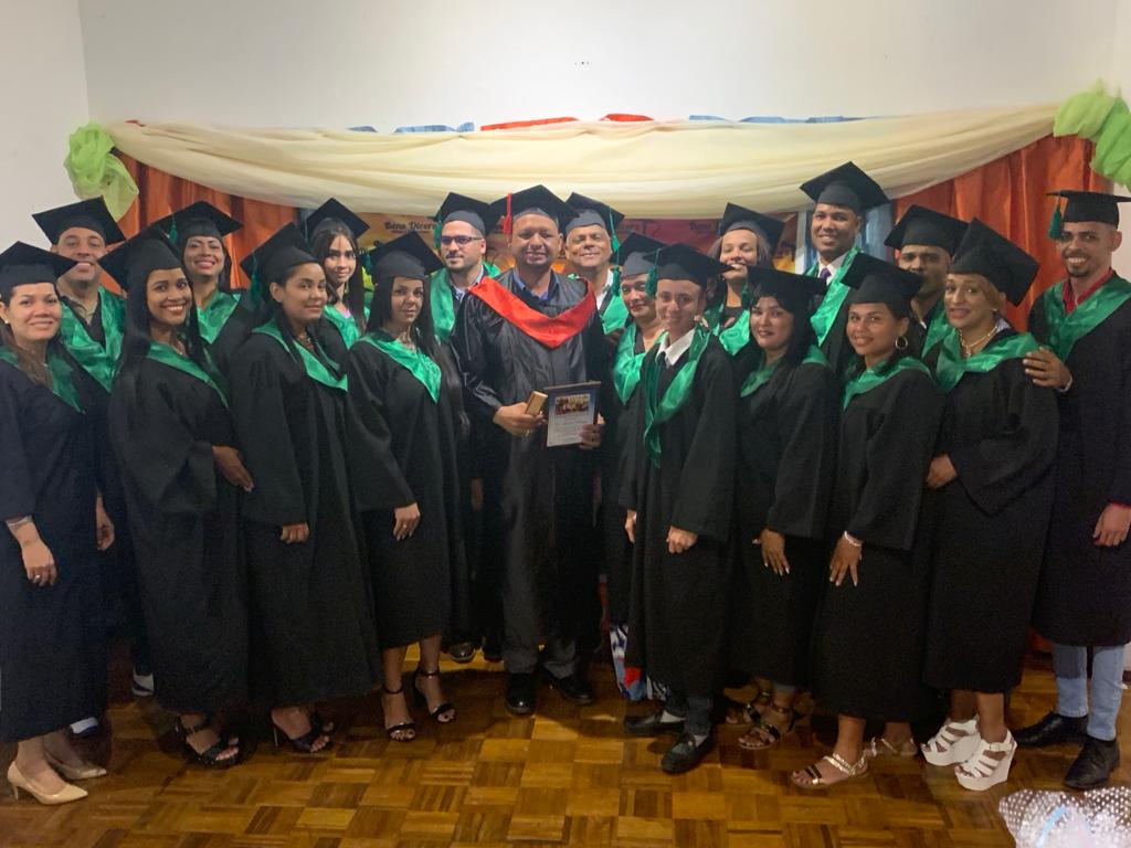 Escuela de Oratoria Bene Dicere celebra XXIX graduación