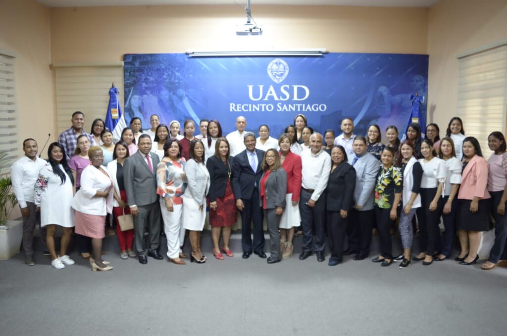 Inauguran maestría Cuidados Intensivos y Emergencia