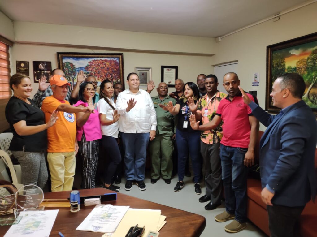 Juramentan Comisión Censal del Municipio de Puñal