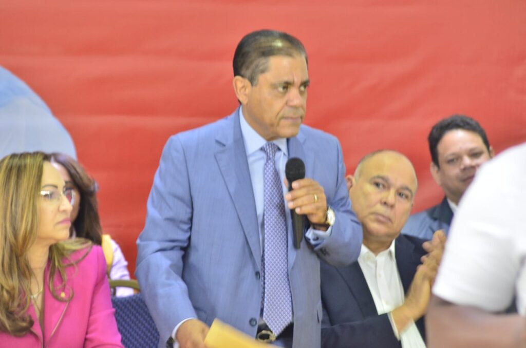 Marino Collante anuncia aspiraciones a senador para devolverle a Santiago su defensa en el congreso.
