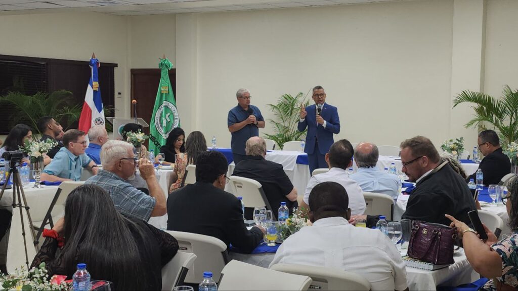 <strong>Carlos Peña defiende derecho de República Dominicana de controlar migraciones</strong>