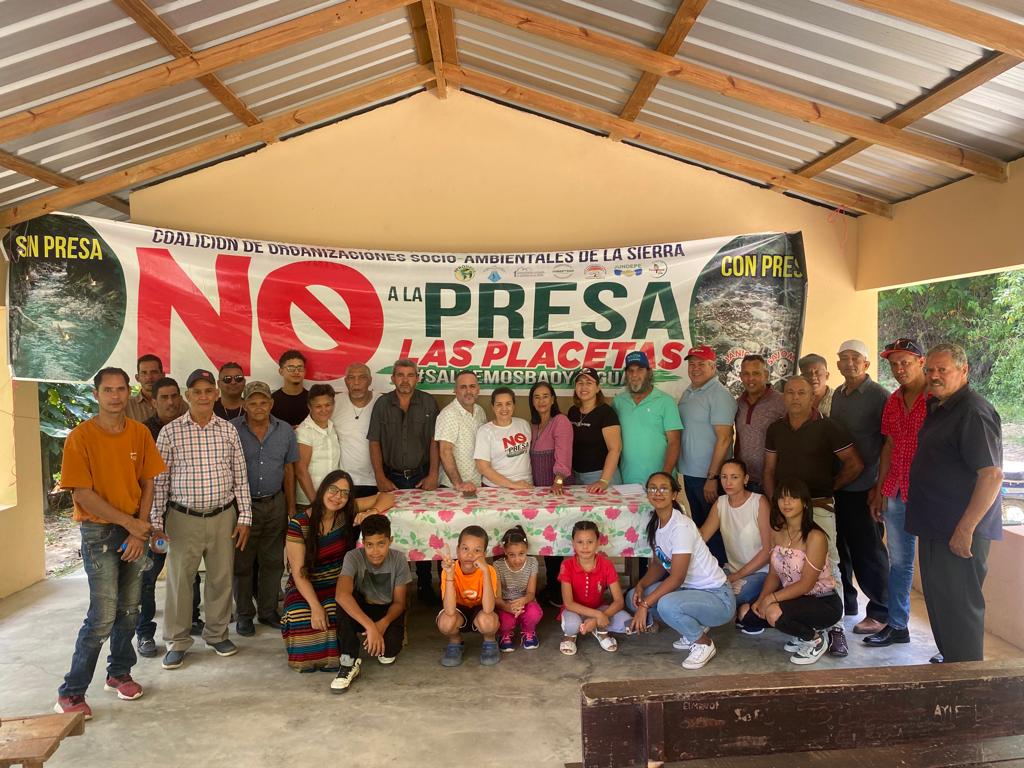 La Coalición Socioambiental en Defensa de La Sierra Inicia campaña frente a las iglesias