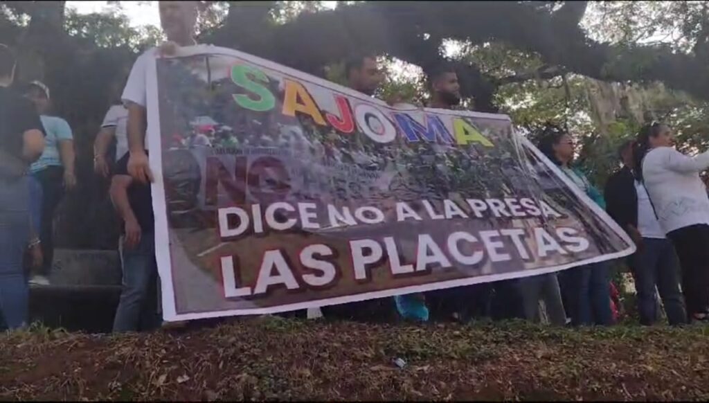 Serranos le hacen piquete al Presidente Abinader en Sajoma.