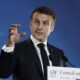 Macron en su complejo de Napoleón o con algún resentimiento escondido