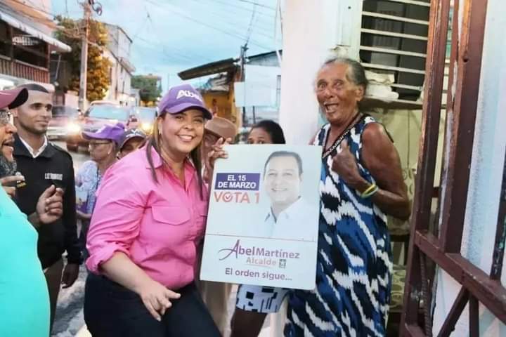 Elizabeth Rosa legislará para Contribuir con el Desarrollo de la zona sur de Santiago y todo el país.