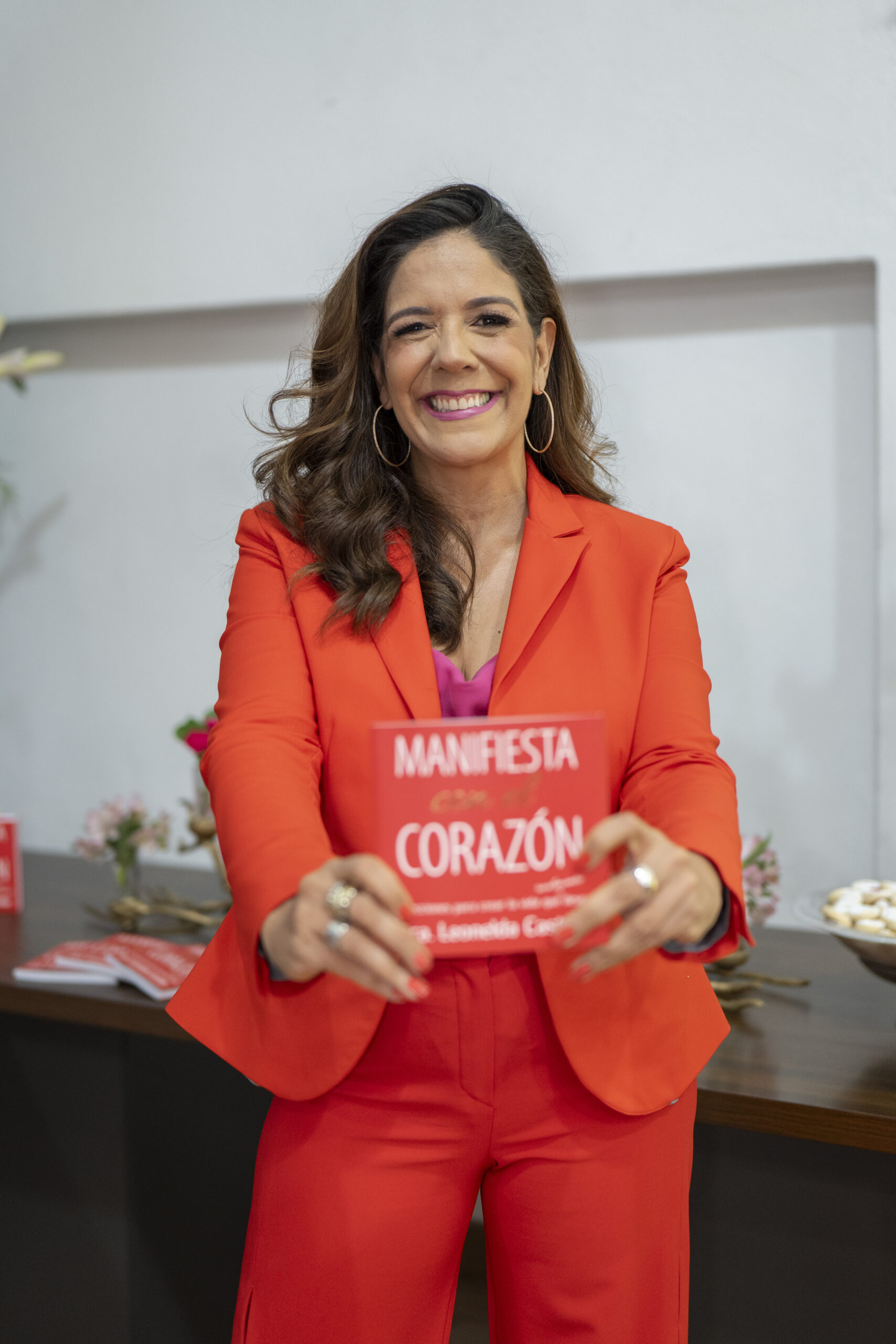 Leonelda Castillo Invita A Manifestar Desde El Corazón - Noticias 