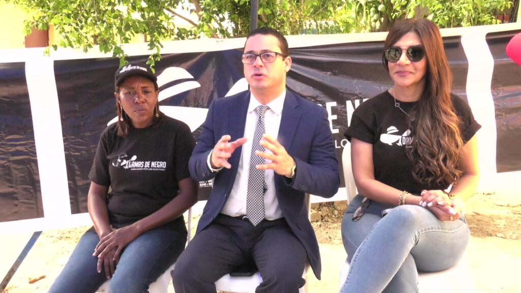 Fundación Damas de Negro entrega casa a madre con hijo con la Condición de Autismo