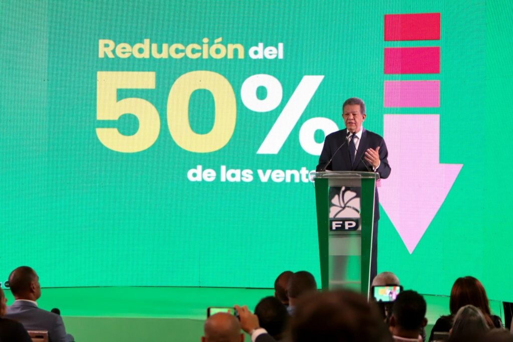 Leonel Fernández: «El país vive dos desgracias por el mal manejo de Luis Abinader»