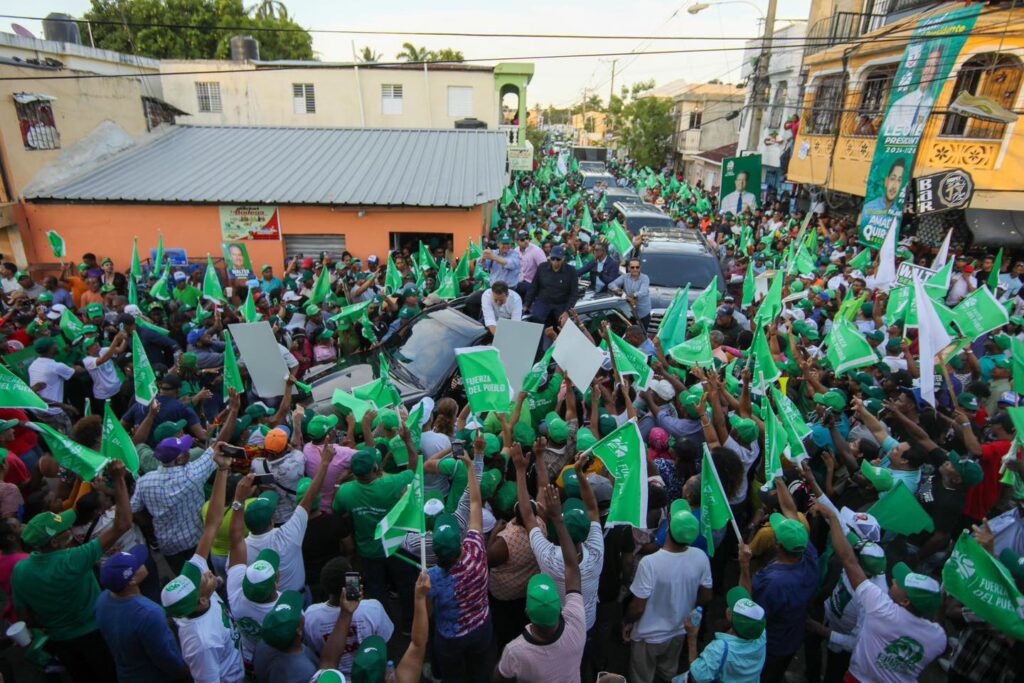 Leonel moviliza miles de simpatizantes en Puerto Plata y asegura que con RescateRD «venceremos”