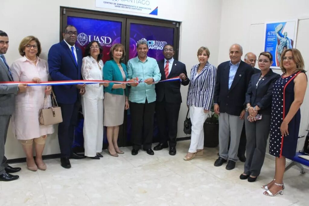 Realizan Panel «Fomentando la Innovación e inauguran el Centro de Emprendimiento e Innovación en la UASD Recinto Santiago