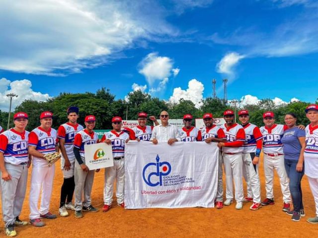 Continúa este sábado el Torneo de Softbol de la Liga de la Comunicación de Santiago