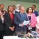 El Presidente Abinader proclamó la Constitución con la mano derecha y la viola con la mano izquierda