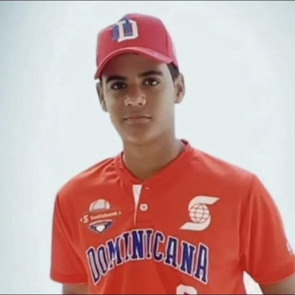 Corte ratifica condena de dos años contra el conductor que mató a un prospecto de béisbol al atropellarlo en Santiago.
