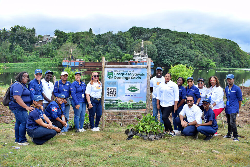 Fundación Loyola 79 continua reforestando la isla con el Método Miyawaki OK