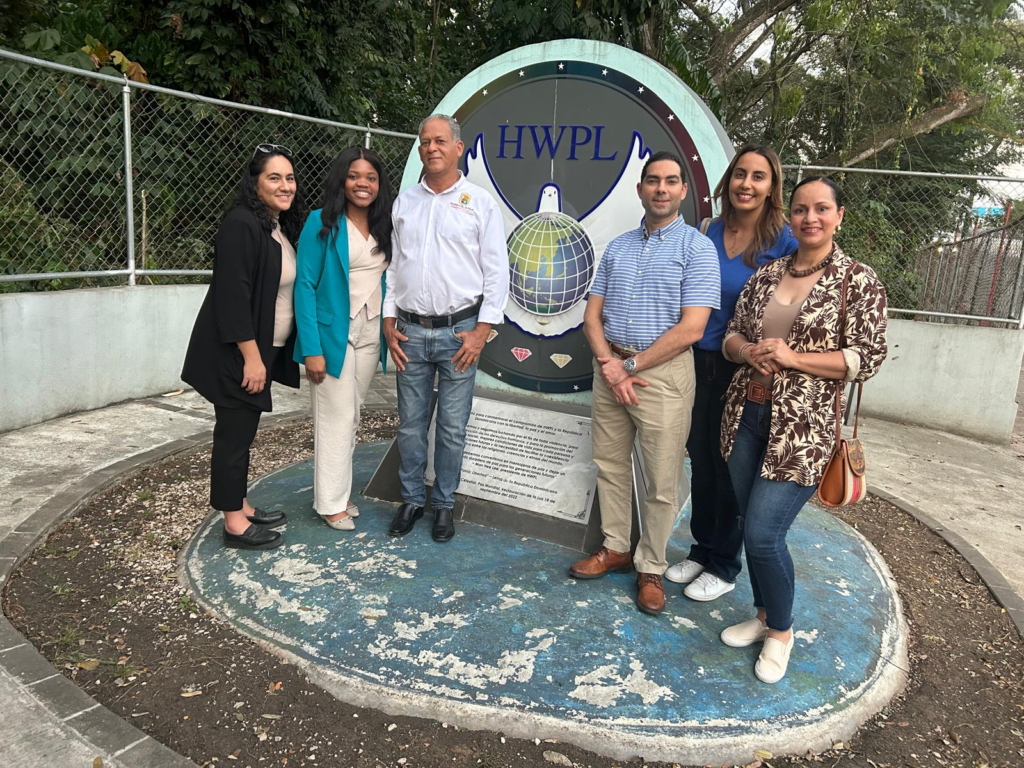 El CARFLIA, HWPL y el Ayuntamiento de Moca se reunen para la Renovación del Monumento a la Paz