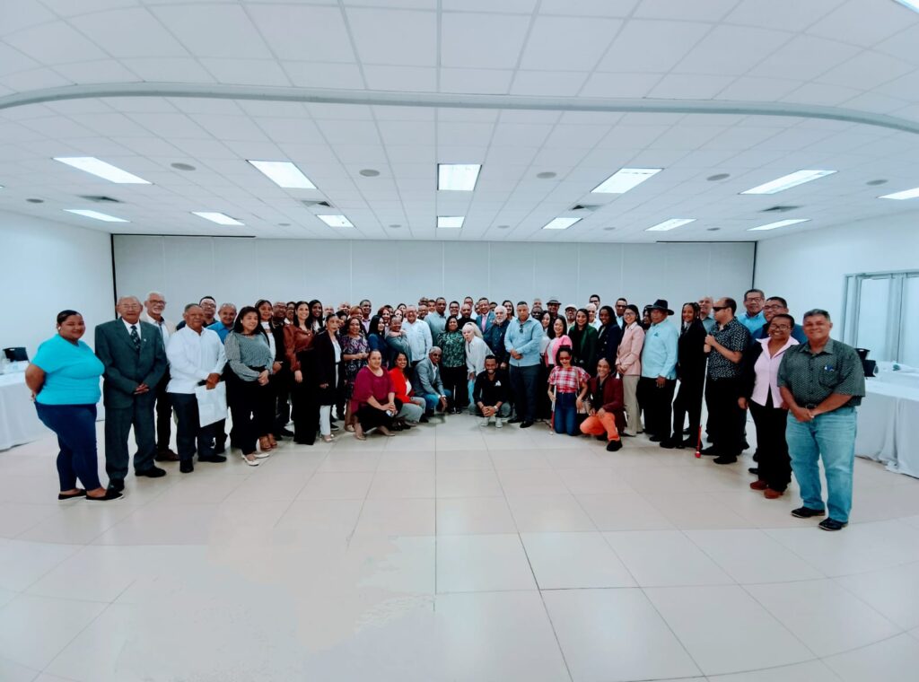 Coopsano en coordinación con gremios de Santiago, continúa promoviendo herramientas tecnológicas entre los profesionales del micrófono