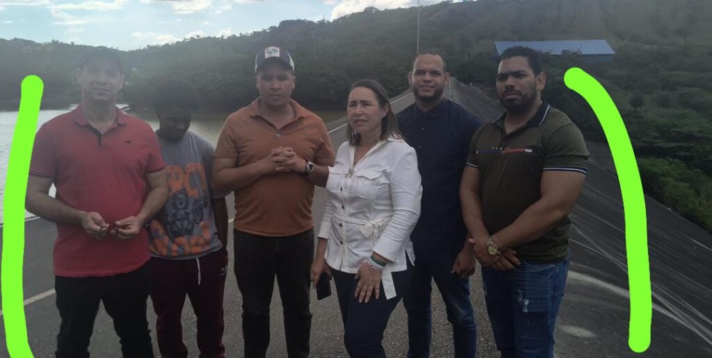 Diputada Llaniris Espinal solicita barandilla de seguridad en el muro de la Presa de Bao
