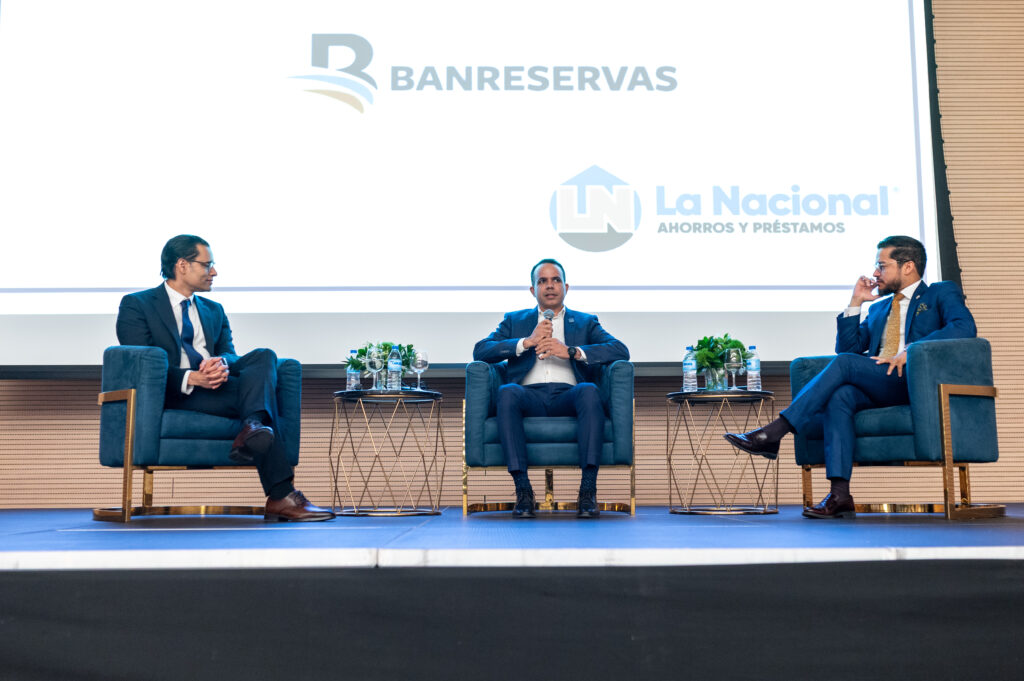 Economistas analizan desafíos y oportunidades para transformar la vivienda y el desarrollo urbano en República Dominicana