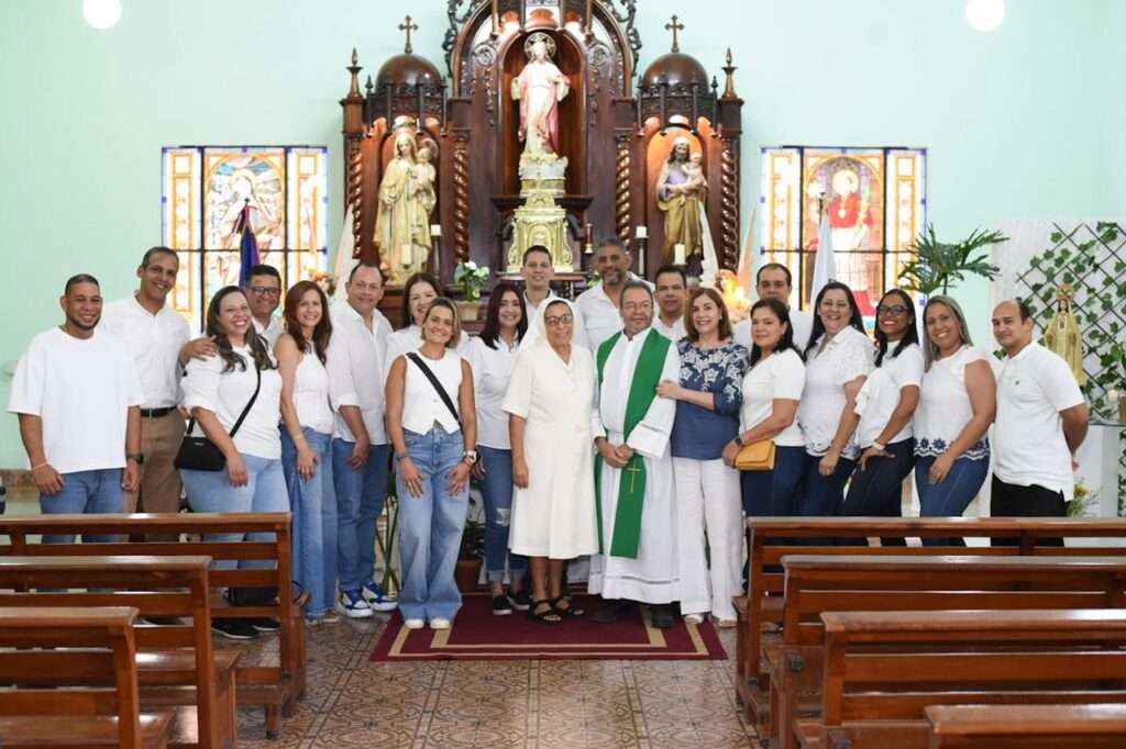 Promoción Epílogo del Sagrado Corazón de Jesús celebra 30 aniversario con emotivo encuentro