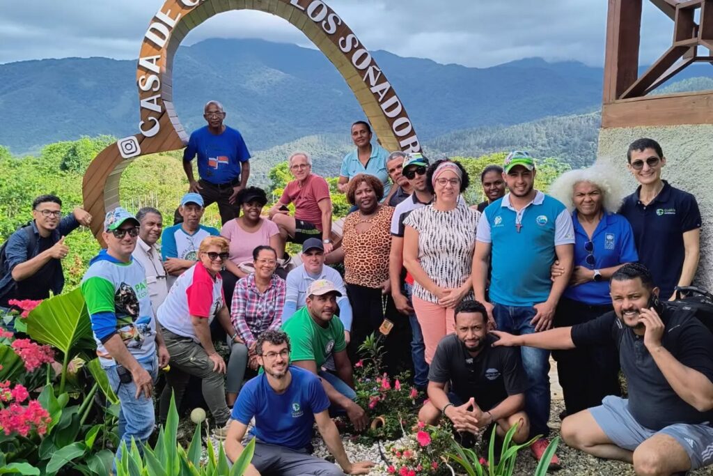Entre teoría, montañas y energía comunitaria: Palero revela el futuro del desarrollo eco–social de la República Dominicana.