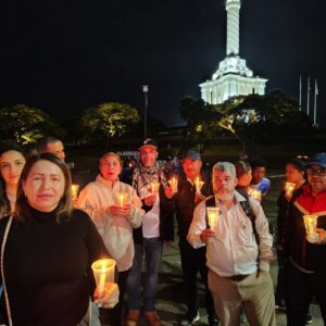 Encendido de velas en Santiago exigiendo cárcel para Santiago Hazzim y los implicados en SeNaSa