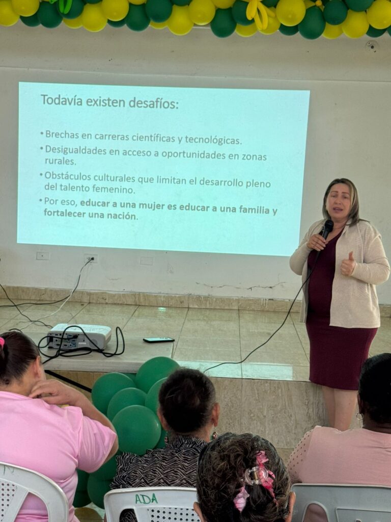 Conferencia “Mujer, tú puedes” resalta el papel de la educación y el liderazgo femenino en el desarrollo nacional