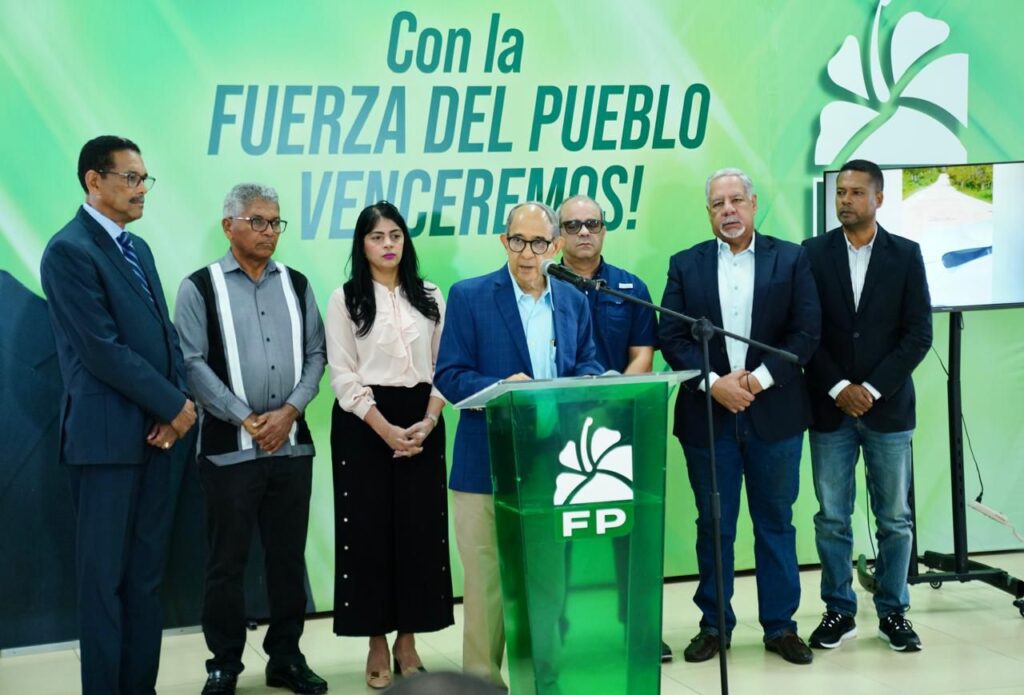 FP afirma que el gobierno del PRM infla cifras de obras mientras ejecuta proyectos de alto costo y baja calidad