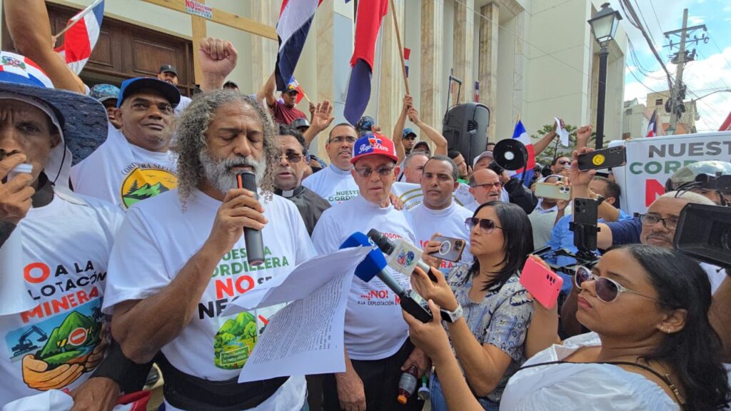 Con éxito rotundo marchan en Santiago en defensa de la Cordillera Septentrional y contra la minería