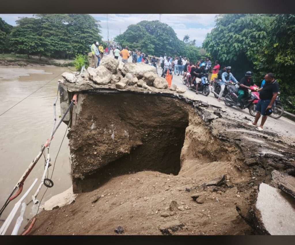 Peregrino de Moca denuncia cierre de puente en Veragua por riesgo de colapso