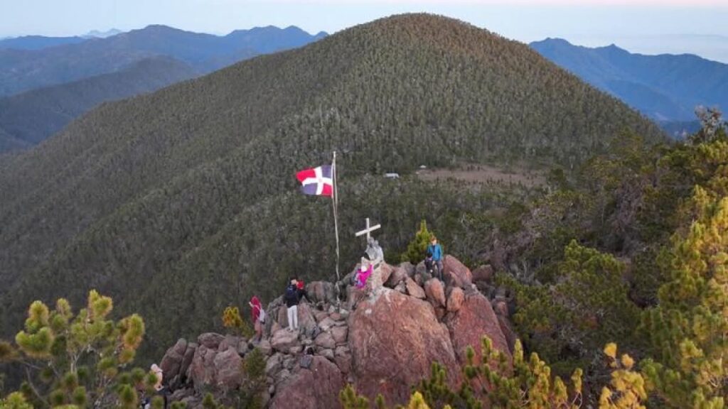 Iglesia católica respalda defensa ambiental y rechaza minería en cordilleras dominicanas