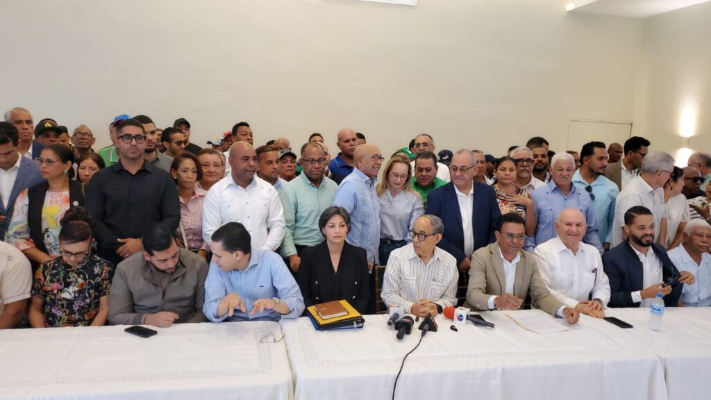 Fuerza del Pueblo denuncia retrasos, sobrecostos y aislamiento de comunidades en la circunvalación de Moca