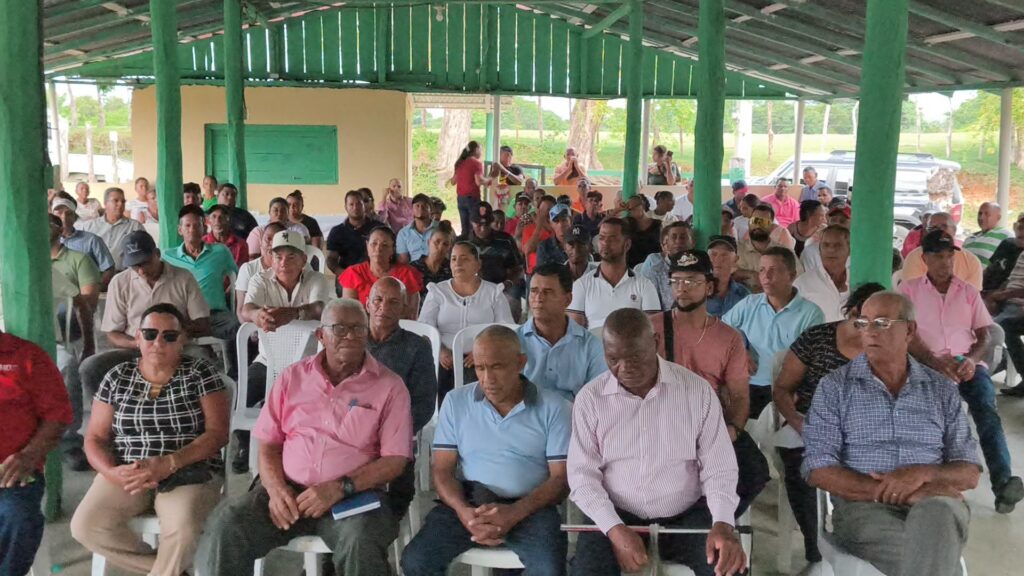 Comunitarios de Agua Clara, Montellano y zonas aledañas exigen asfaltado de carretera y advierten que intensificarán las protestas