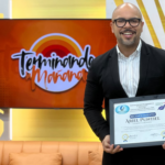 Ariel Puntiel recibe Galardón al Mérito en la Comunicación por su trayectoria en los medios