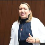 Diputada Llaniris Espinal exige salarios dignos para empleados administrativos y auxiliares de los centros educativos.