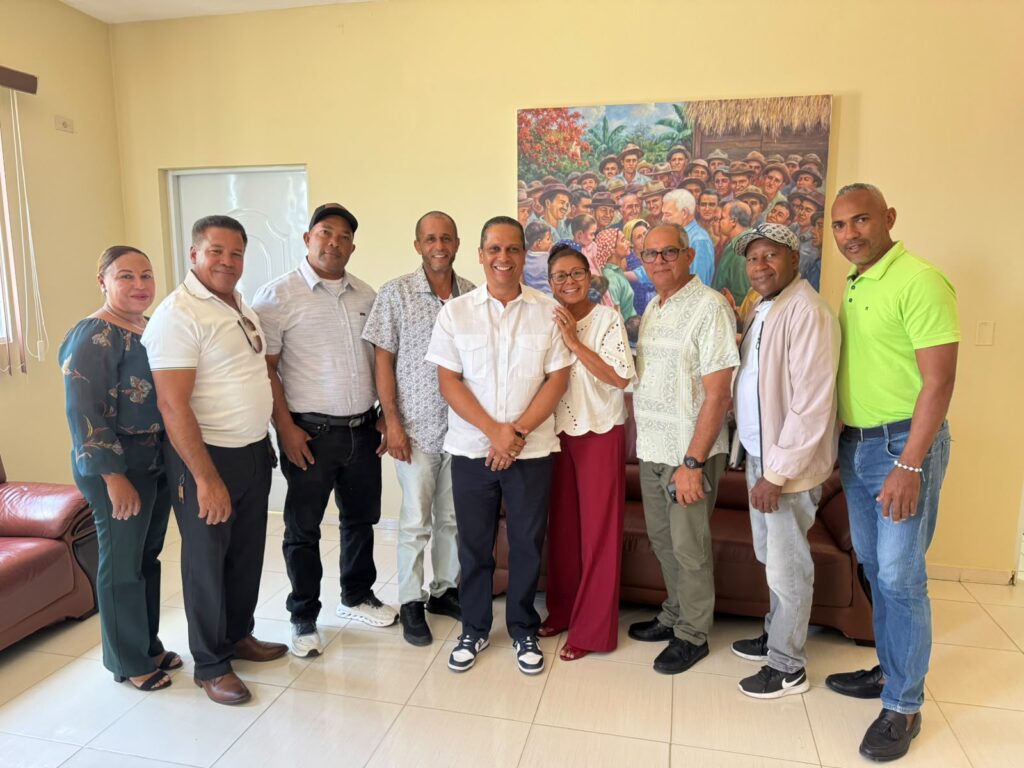 Fermín Noesí desarrolla importantes acciones en favor de Hato del Yaque