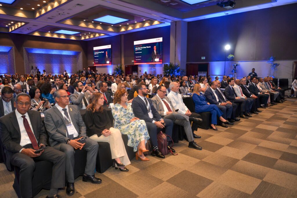 ADOCCO reunió a juristas, autoridades y gremios profesionales para analizar el impacto del nuevo Código Penal